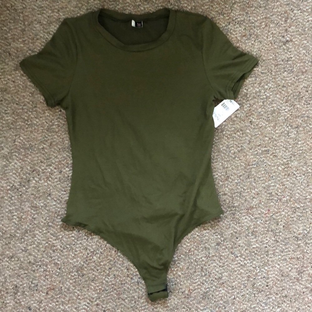 Half sleeve green body suit! Super cute!